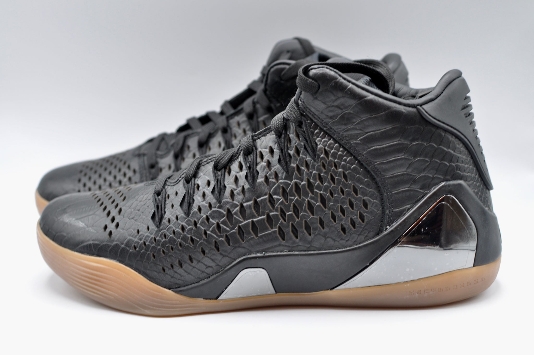 A Closer Look at the Nike Kobe IX High EXT QS Snakeskin